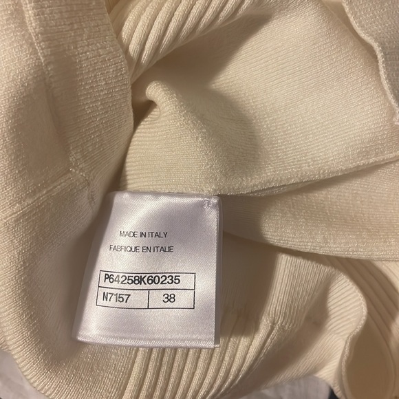 ❌SOLD❌ New Chanel Diamond CC Top Size 38 (US Women’s S)💎 - Picture 9 of 11